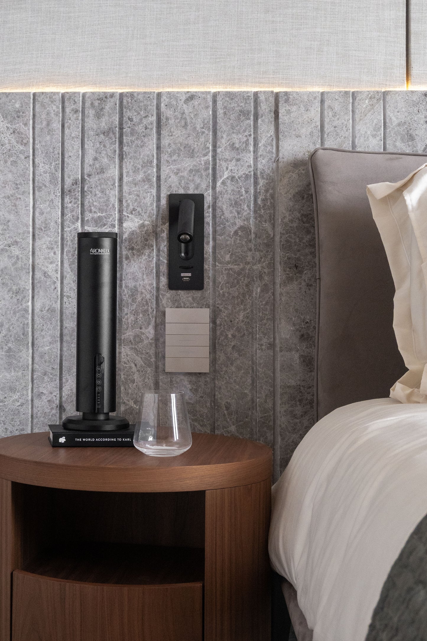 Aroma Lounge Pro. HVAC & Bluetooth